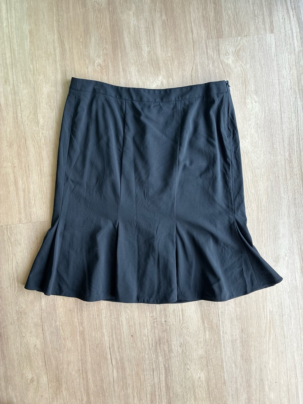 Giorgio Armani fit & flare black suit skirt XL
